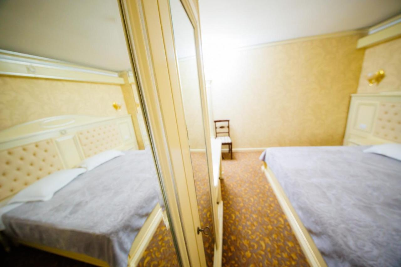 Cazare Plopii Fara Sot Iasi Exterior photo